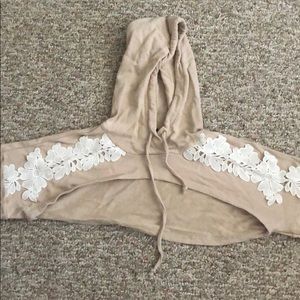 Beautiful detail crop top